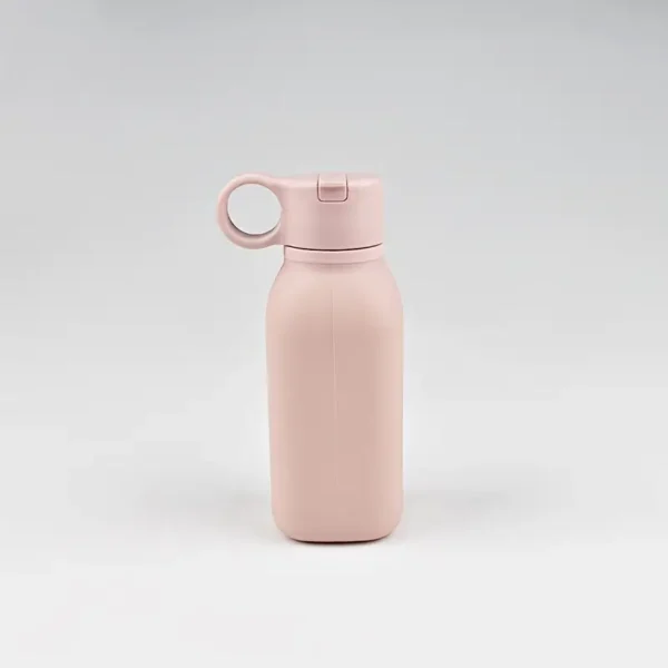 Leak-Proof Silicone Youngsters Water Bottle with Straw